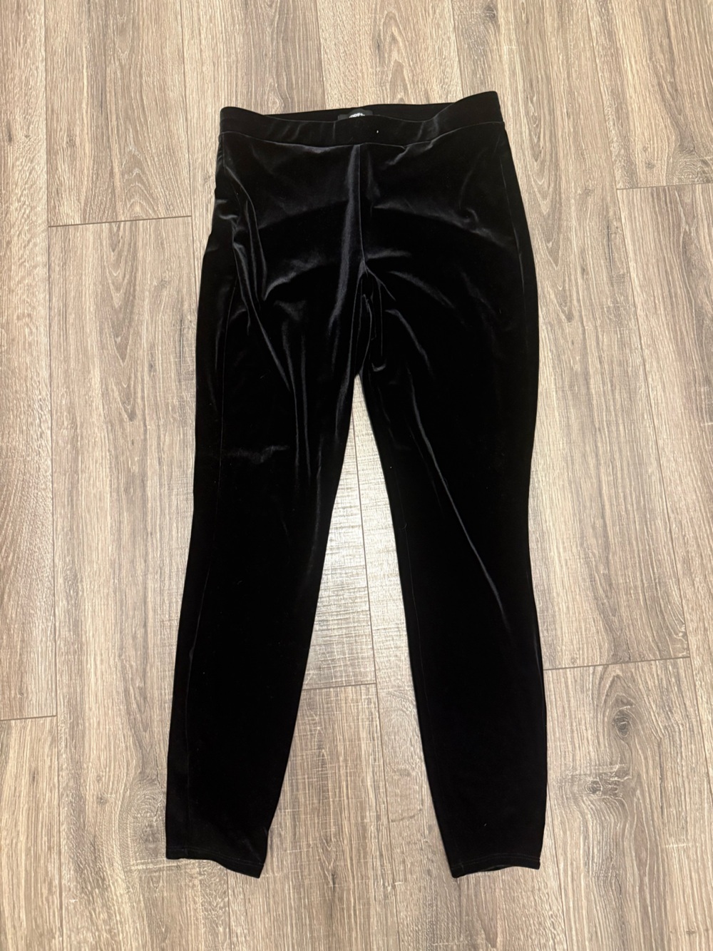 Express Women’s Black Velvet Hi Rise Leggings Size M